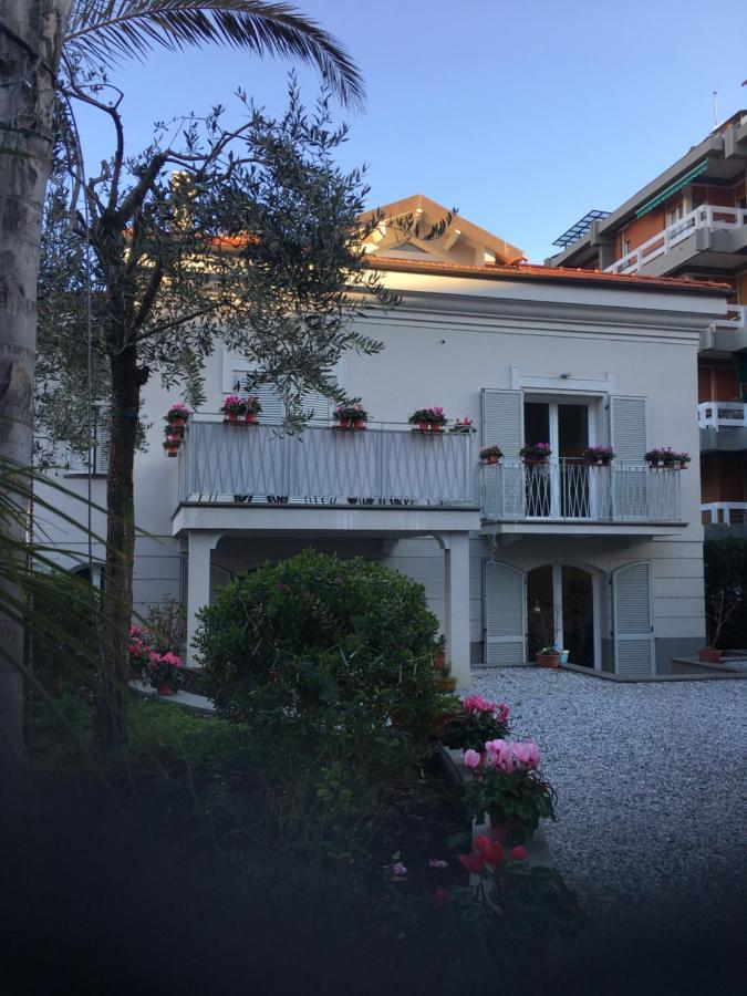 Guesthouse Villa Jung Бордихера Екстериор снимка